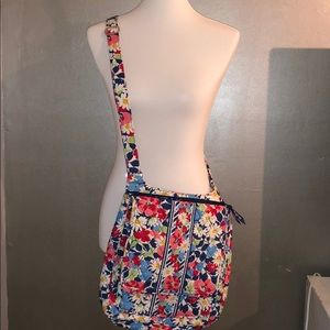 Vera Bradley mailbag crossbody purse